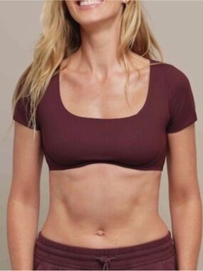 Athleta Body Move Soft Square Neck Crop Top  Medium